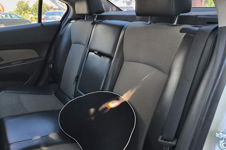 Used Chevrolet Cruze 2013 1.8L SE AT Left Rear Seat