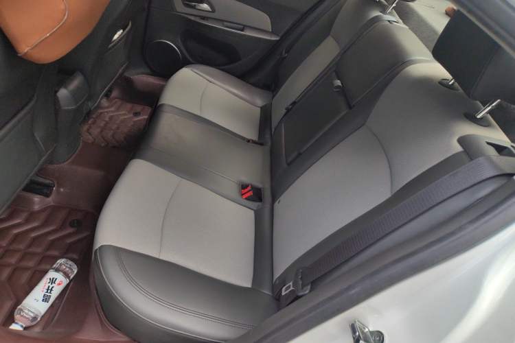 Used Chevrolet Cruze 2013 1.8L SE AT Left Rear Seat