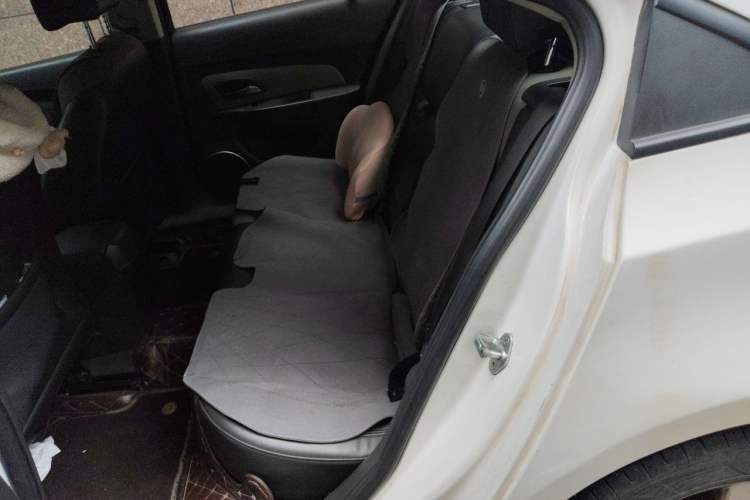 Used Chevrolet Cruze 2013 1.8L SE AT Left Rear Seat
