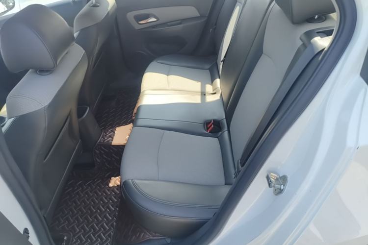 Used Chevrolet Cruze 2013 1.6L SL MT Left Rear Seat