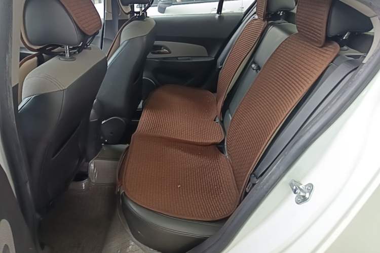 Used Chevrolet Cruze 2013 1.8L SE AT Left Rear Seat