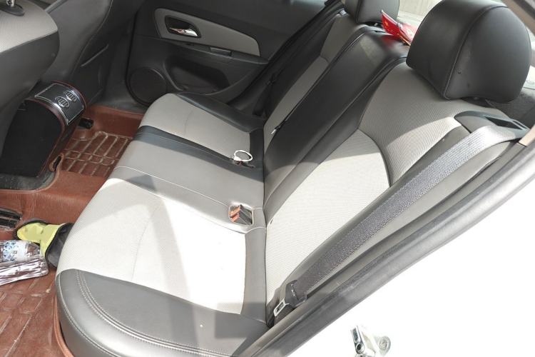 Used Chevrolet Cruze 2013 1.6L SL MT Left Rear Seat