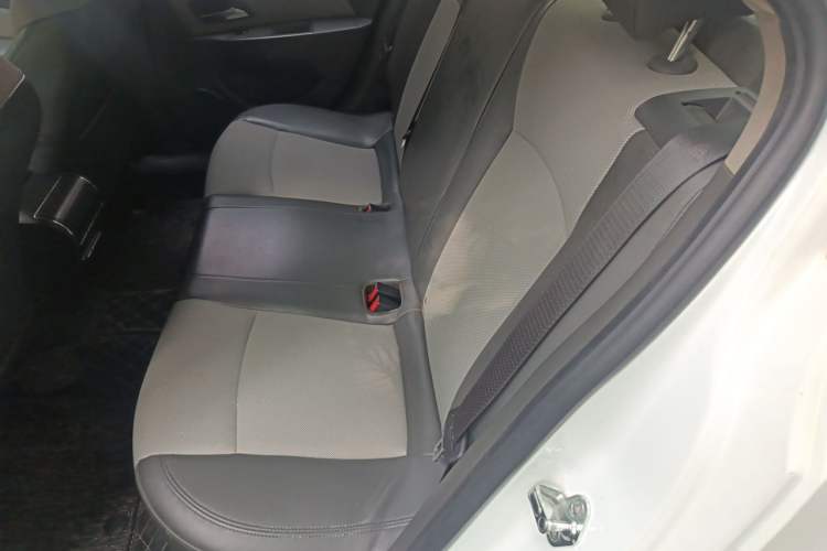 Used Chevrolet Cruze 2013 1.6L SL MT Left Rear Seat