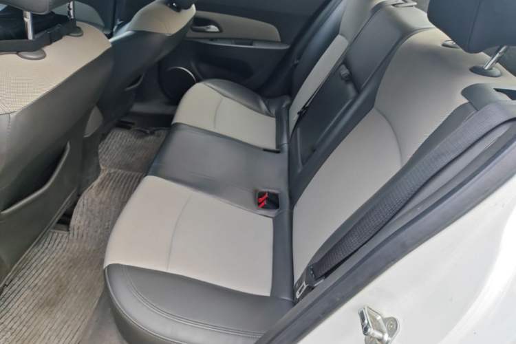 Used Chevrolet Cruze 2013 1.8L SE AT Left Rear Seat