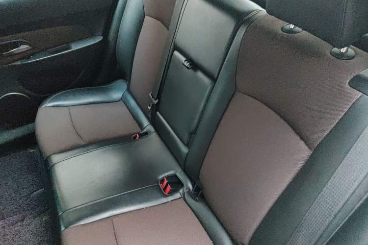 Used Chevrolet Cruze 2013 Hatchback 1.6L Automatic Luxury Model Left Rear Seat