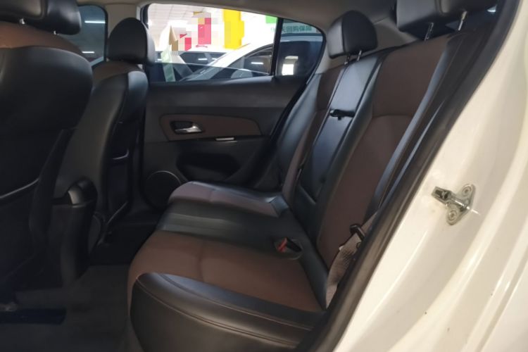 Used Chevrolet Cruze 2013 Hatchback 1.6L Manual Luxury Model Left Rear Seat