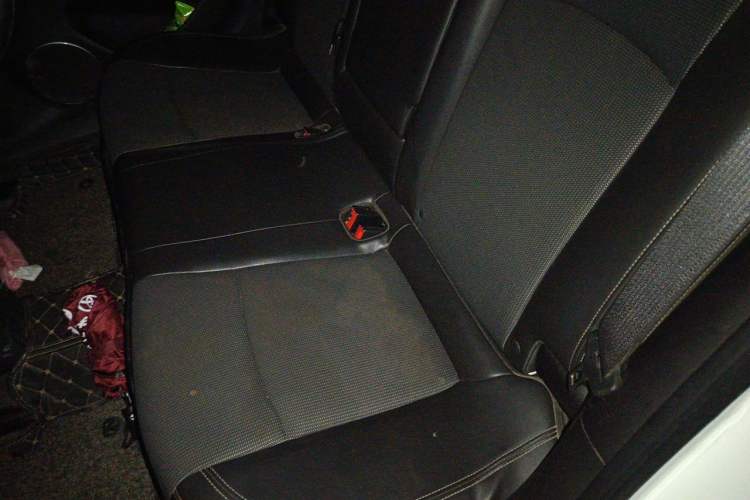 Used Chevrolet Cruze 2013 Hatchback 1.6T Automatic Flagship Model Left Rear Seat
