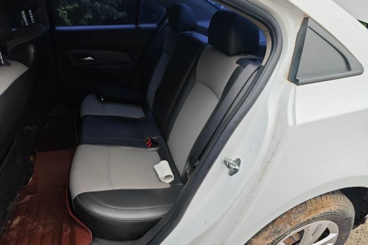 Used Chevrolet Cruze 2013 1.6L SL MT Left Rear Seat