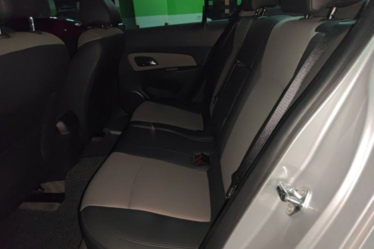 Used Chevrolet Cruze 2013 1.6L SE AT Left Rear Seat