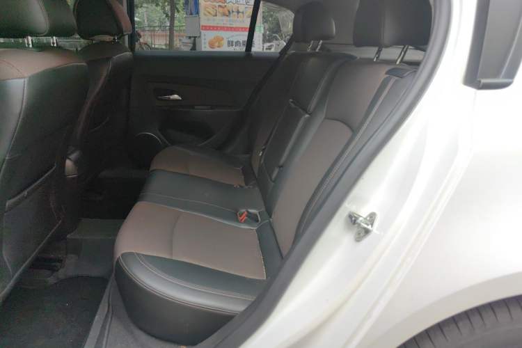 Used Chevrolet Cruze 2013 Hatchback 1.6L Manual Luxury Model Left Rear Seat