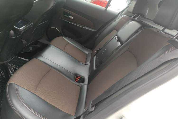 Used Chevrolet Cruze 2013 Hatchback 1.6L Automatic Luxury Model Left Rear Seat