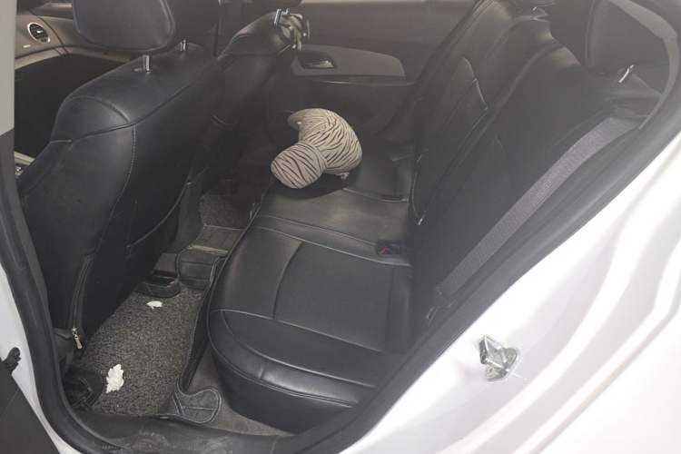 Used Chevrolet Cruze 2013 1.8L SE AT Left Rear Seat
