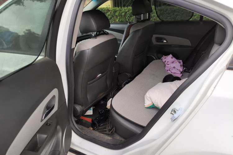 Used Chevrolet Cruze 2013 1.8L SE AT Left Rear Seat