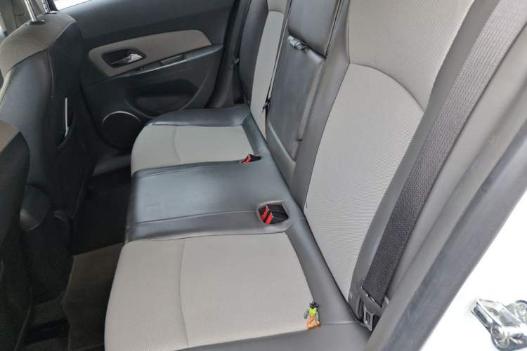 Used Chevrolet Cruze 2013 1.8L SE AT Left Rear Seat