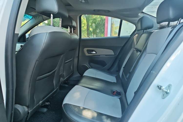 Used Chevrolet Cruze 2013 1.6L SE MT Left Rear Seat