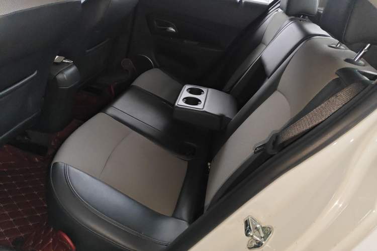 Used Chevrolet Cruze 2013 1.8L SE AT Left Rear Seat