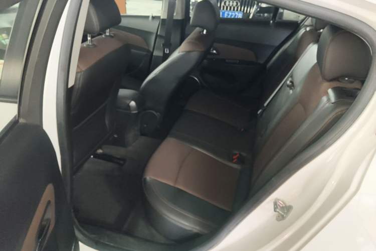 Used Chevrolet Cruze 2013 Hatchback 1.6L Automatic Luxury Model Left Rear Seat