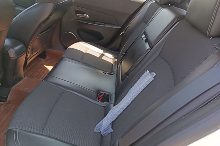 Used Chevrolet Cruze 2013 Hatchback 1.6T Automatic Flagship Model Left Rear Seat