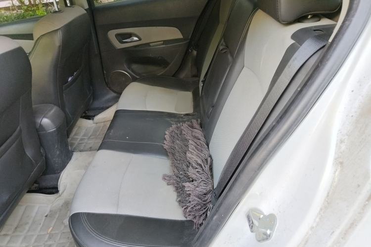 Used Chevrolet Cruze 2013 1.6L SE MT Left Rear Seat
