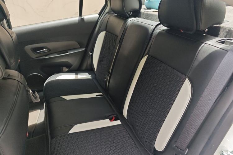 Used Chevrolet Cruze 2013 1.8L SE AT Left Rear Seat