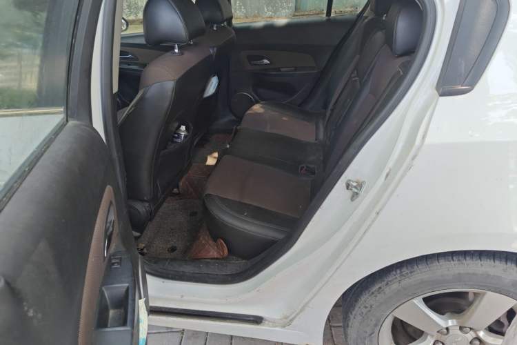 Used Chevrolet Cruze 2013 Hatchback 1.6L Automatic Luxury Model Left Rear Seat