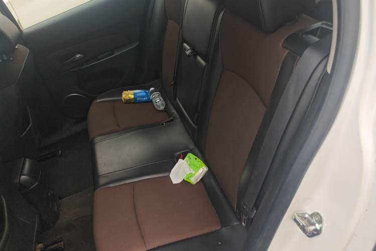 Used Chevrolet Cruze 2013 Hatchback 1.6L Manual Luxury Model Left Rear Seat