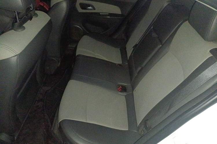 Used Chevrolet Cruze 2013 1.8L SE AT Left Rear Seat