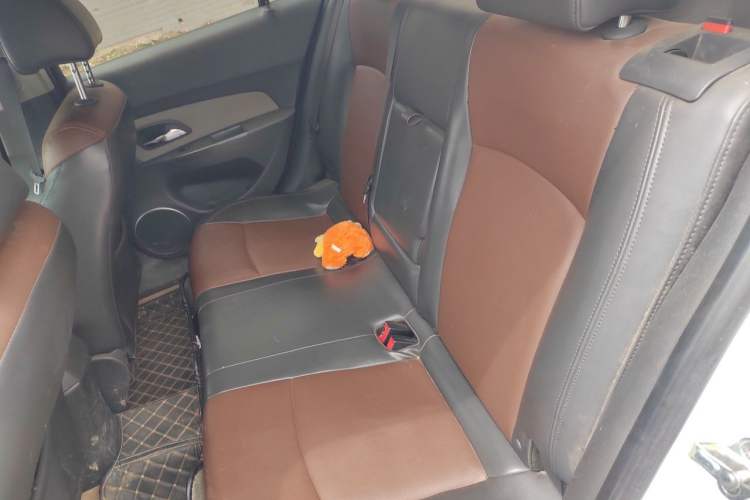 Used Chevrolet Cruze 2013 1.8L SE AT Left Rear Seat