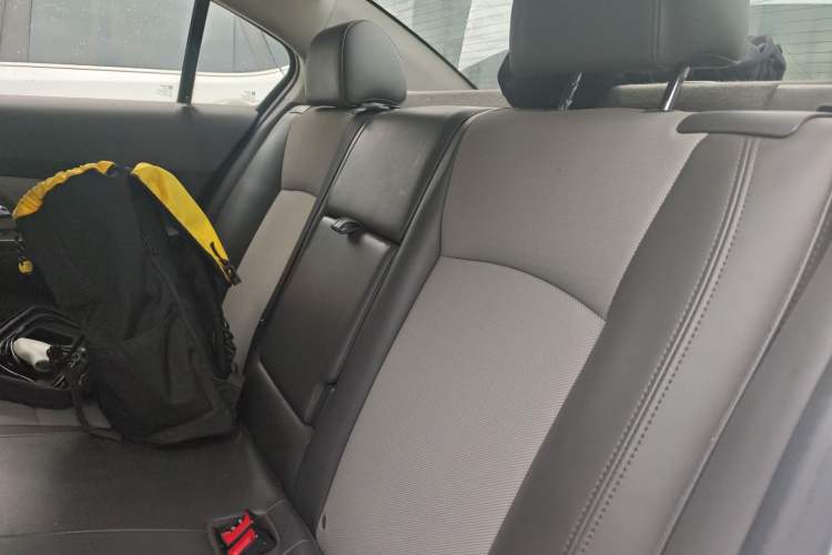Used Chevrolet Cruze 2013 1.8L SE AT Left Rear Seat