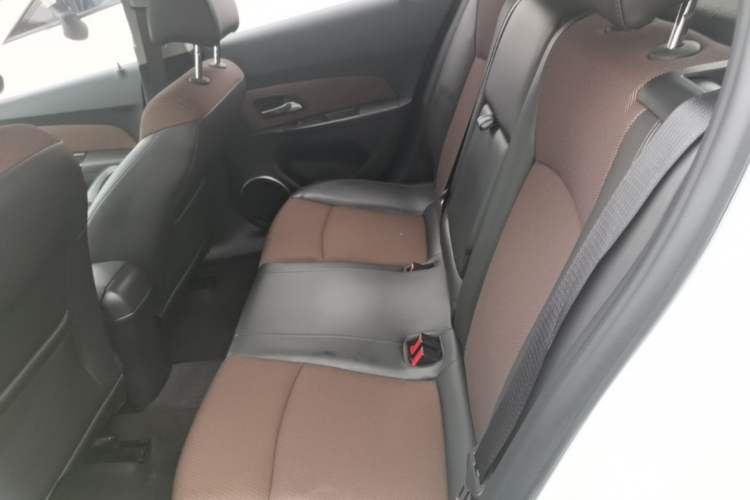 Used Chevrolet Cruze 2013 Hatchback 1.6L Manual Luxury Model Left Rear Seat