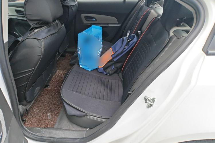 Used Chevrolet Cruze 2013 1.6L SE MT Left Rear Seat