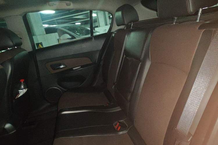 Used Chevrolet Cruze 2013 Hatchback 1.6L Manual Luxury Model Left Rear Seat