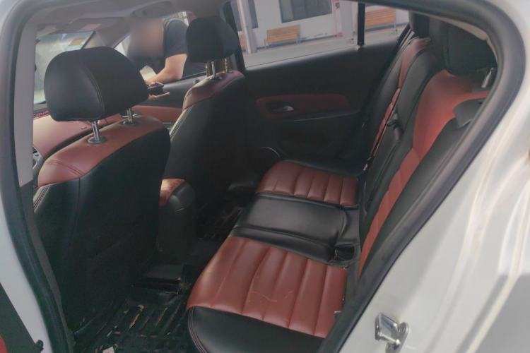 Used Chevrolet Cruze 2013 1.8L SE AT Left Rear Seat