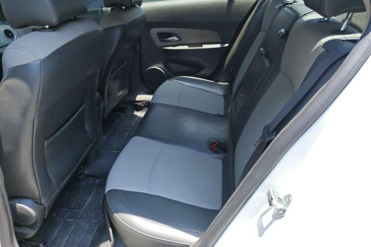Used Chevrolet Cruze 2013 1.6L SE AT Left Rear Seat