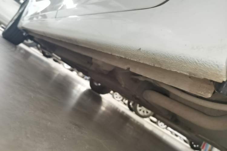 Used Chevrolet Cruze 2013 Hatchback 1.6L Automatic Luxury Model Left Side Sill