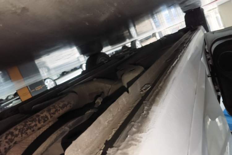 Used Chevrolet Cruze 2013 Hatchback 1.6L Automatic Luxury Model Left Side Sill
