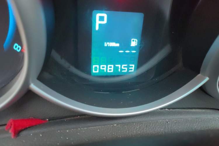 Used Chevrolet Cruze 2013 1.8L SE AT Odometer Close Up