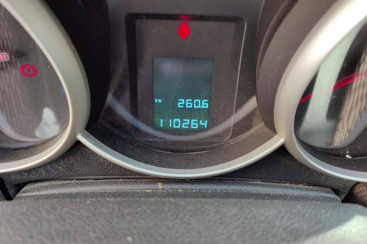 Used Chevrolet Cruze 2013 Hatchback 1.6L Manual Luxury Model Odometer Close Up