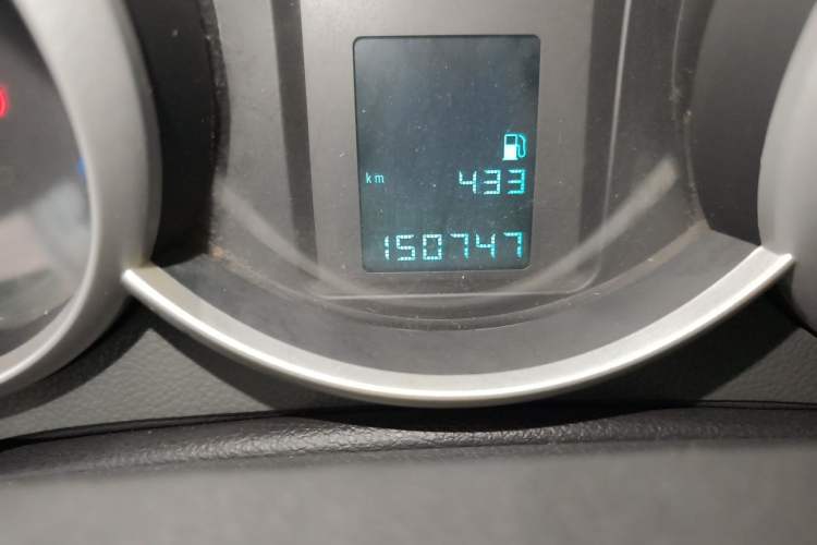 Used Chevrolet Cruze 2013 1.6L SL MT Odometer Close Up