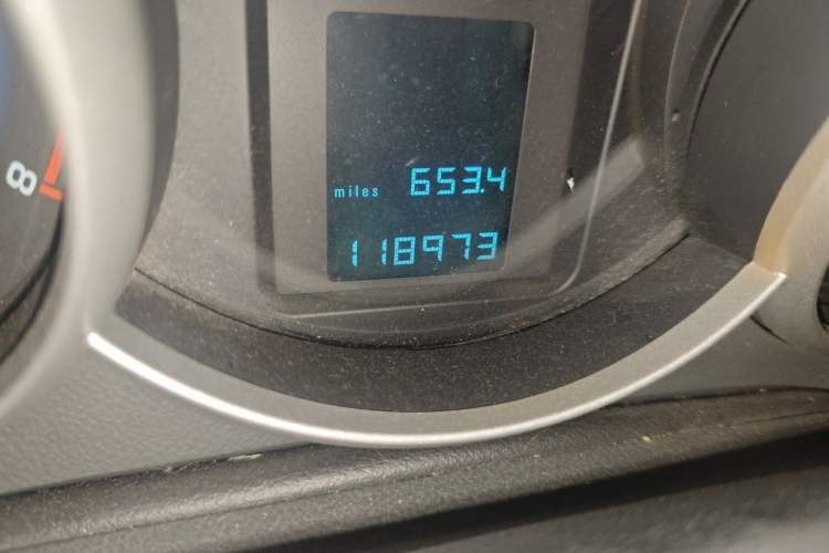 Used Chevrolet Cruze 2013 1.6L SL MT Odometer Close Up