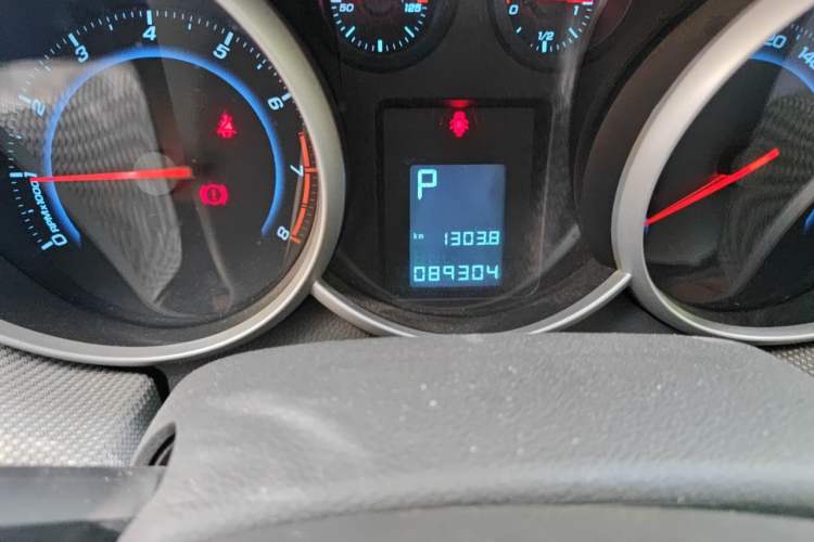 Used Chevrolet Cruze 2013 1.8L SE WTCC Edition AT Odometer Close Up