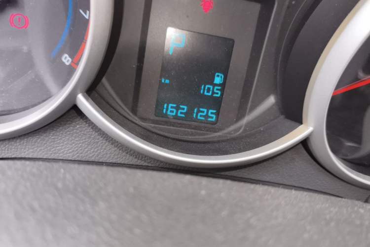 Used Chevrolet Cruze 2013 1.6L SL Grand Edition Automatic Odometer Close Up