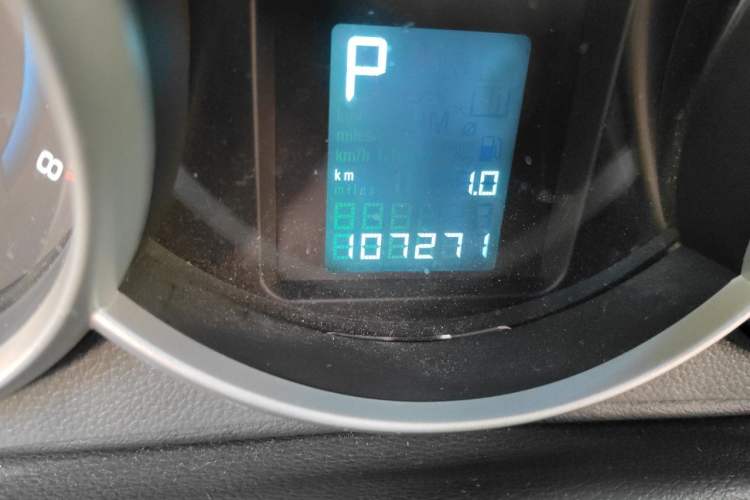 Used Chevrolet Cruze 2013 1.8L SE AT Odometer Close Up
