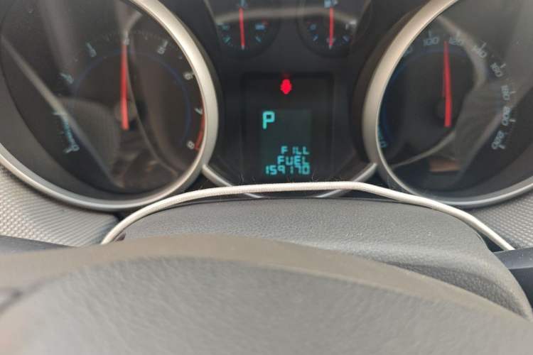 Used Chevrolet Cruze 2013 1.8L SE AT Odometer Close Up