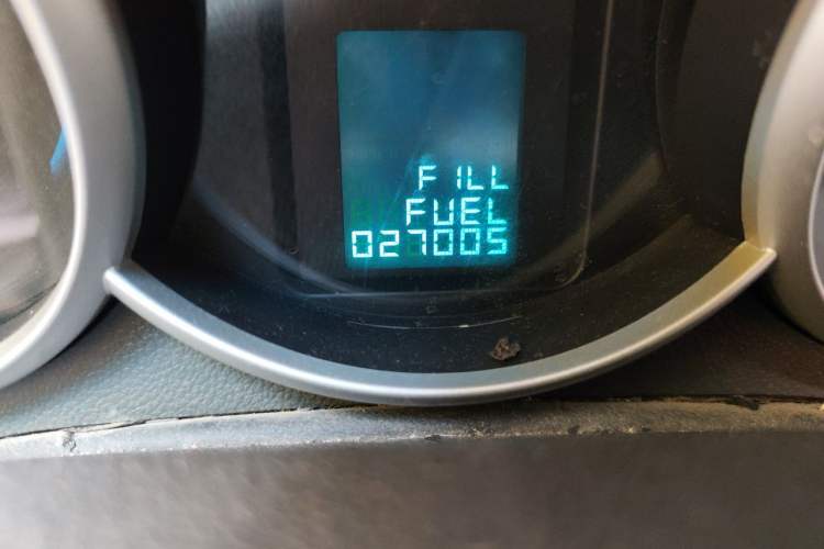 Used Chevrolet Cruze 2013 1.6L SE MT Odometer Close Up