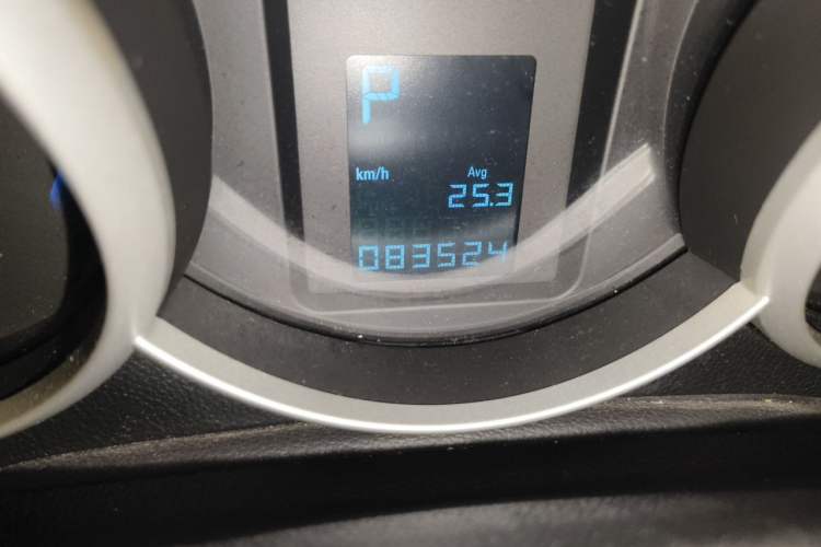 Used Chevrolet Cruze 2013 Hatchback 1.6L Automatic Luxury Model Odometer Close Up