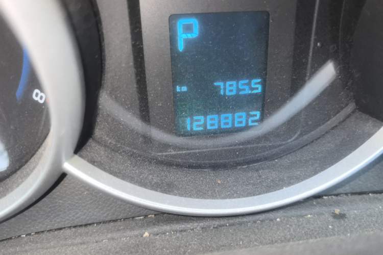 Used Chevrolet Cruze 2013 1.6L SL Grand Edition Automatic Odometer Close Up