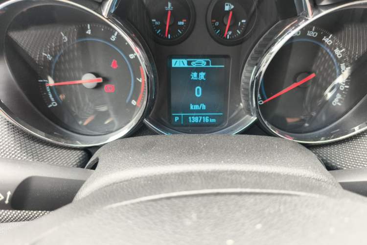 Used Chevrolet Cruze 2013 Hatchback 1.6T Automatic Flagship Model Odometer Close Up