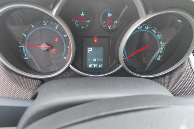 Used Chevrolet Cruze 2013 Hatchback 1.6L Automatic Luxury Model Odometer Close Up
