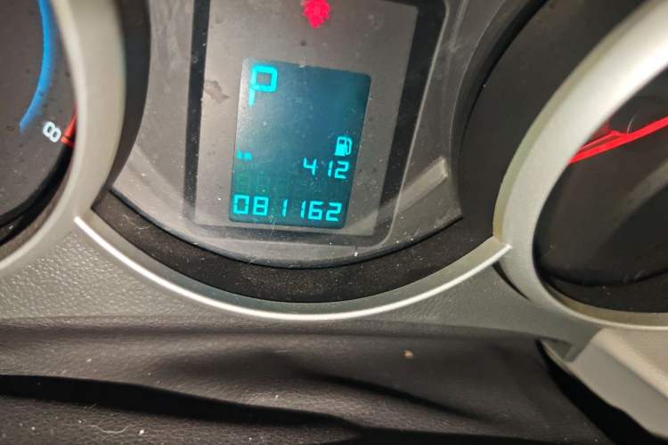 Used Chevrolet Cruze 2013 1.6L SL Grand Edition Automatic Odometer Close Up